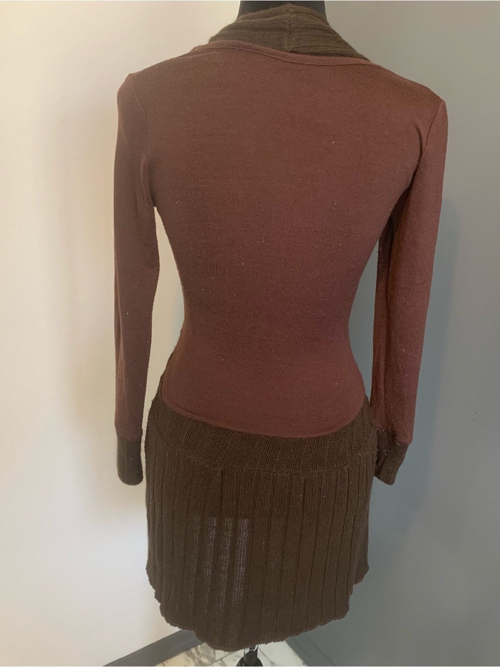Charlotte Russe Brown Ribbed Knit Long Sleeve Dress with Gold Studs - Picture 3 of 3